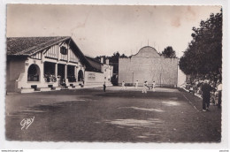 E5-64) GUETHARY - LA MAIRIE ET LE FRONTON - PELOTE BASQUE - PELOTARIS - EN 1955 - ( 2 SCANS ) - Guethary