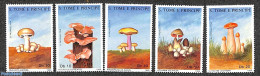 Sao Tome/Principe 1988 Mushrooms 5v, Mint NH, Nature - Mushrooms - Mushrooms