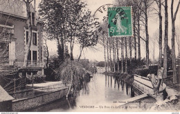 41) VENDOME - UN  BRAS DU LOIR ET LE SQUARE BELOT - Vendome