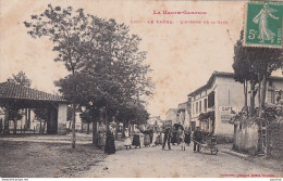 31) LE  FAUGA - HAUTE GARONNE - AVENUE DE LA GARE - ANIMATION  - HABITANTS - EN 1911 - Other & Unclassified