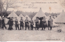 33) CAMP DE SOUGES (GIRONDE) LE POSTE DE POLICE   + TAMPON MILITAIRE DU 57° REGIMENT D ' INFANTERIE - 1915 - 3 SCANS - Sonstige & Ohne Zuordnung