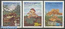 Sao Tome/Principe 1986 Mushrooms 3v, Mint NH, Nature - Mushrooms - Mushrooms