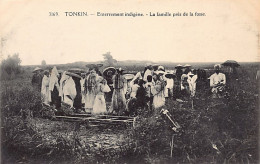 Viet-Nam - TONKIN - Enterrement Indigène - La Famille Près De La Fosse - Ed. P.  - Vietnam