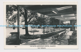 C016247 Swanwick. The Hayes Conference Centre. The Terrace. Harvey Baron. No. 2. - Monde