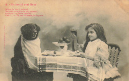 UN INVITE MAL ELEVE N°2  FILLETTE ET CHIEN A TABLE CE DERNIER VA TOUT MANGER PHOTO BERGERET - Bergeret