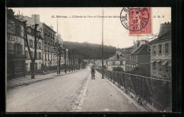 CPA Sèvres, L`Entrée Du Parc Et L`avenue Des Belles Vues  - Autres & Non Classés