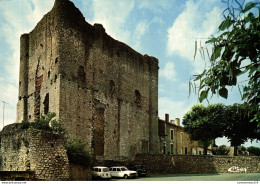 NÂ°14439 Z -cpsm Chauvigny -le Donjon -voitures : Peugeot 204 Break-4L - Chauvigny