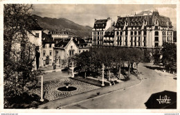 NÂ°14463 Z -cpsm Aix Les Bains -place Des Thermes-l'hÃ'tel Astoria- - Aix Les Bains