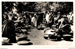 NÂ°15231 Z -cpsm Maroua -un Coin De MarchÃ©- - Cameroun