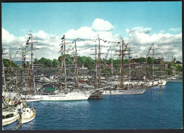 PC Foto:Arne Knudsen- AUNE F-586-1- Norway,Oslo,View Of The Harbour And The Old Akershus Castle,voiliers. Unused - Sailing Vessels