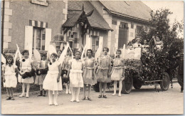 37 GIZEUX - CARTE PHOTO - Cavalcade 1924 - Jeunes Femmes  - Autres & Non Classés