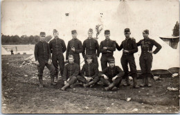 01 VALDAHON - CARTE PHOTO - Militaires Au Camp. - Non Classés