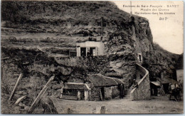 03 BAYET - Le Moulin Des Grottes, Habitation Dans Les Grottes  - Autres & Non Classés