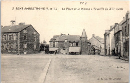 35 SENS DE BRETAGNE - La Place & La Maison A Tourelle. - Other & Unclassified