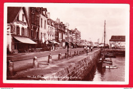 F-44-Le Croisic-10P28 Le Bassin Et Les Quais, Les Commerces, Type Photo, BE - Le Croisic