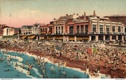 NÂ°37993 Z -cpa Biarritz -le Casino, La Plage- - Biarritz