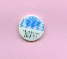 Rare Pins Madelaines Bijou En Porcelaine D206 - Trademarks