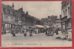 Carte Postale 61. La Ferté-Macé  Le Marché Très Beau Plan - La Ferte Mace