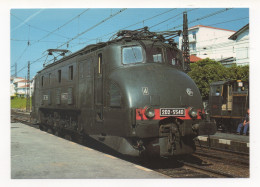 SNCF LOCOMOTIVE ÉLECTRIQUE 2D2 5540 EN GARE DE HENDAYE EN JUIN 1977 - Trains