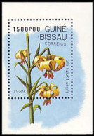 Guinée Bissau Lis Lilies Lilium MNH ** Neuf SC ( A53 440a) - Guinée-Bissau
