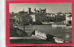 17  .SAINT - MARTIN - DE - RE  ,  Vue Sur Le Port Et La Ville  .cpsm  9 X 14 . - Ile De Ré