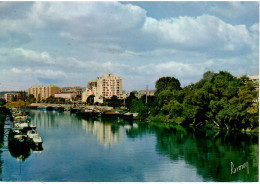 PENICHE   ILE SAINT DENIS - Chiatte, Barconi