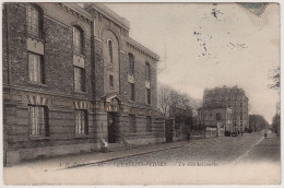 92 - B13261CPA - LEVALLOIS PERRET - La Gendarmerie - Très Bon état - HAUTS-DE-SEINE - Levallois Perret