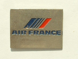 Pin's AVION - AIR FRANCE - Vliegtuigen