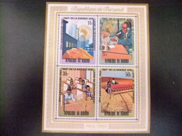 49 BURUNDI 1969 / DESARROLLO (TELECOMUNICACIONES) / YVERT BLOC 31 MNH - Usines & Industries