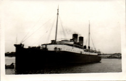 Photographie Photo Snapshot Anonyme Vintage Bateau Paquebot Flou  - Barche