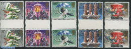 Great Britain 1983 Christmas 4v, Gutter Pairs, Mint NH, Nature - Religion - Birds - Cats - Christmas - Pigeons - Nuevos