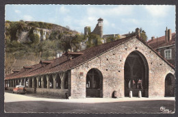 100887/ CRÉMIEU, Les Halles Et La Tour Saint-Hippolyte - Crémieu