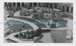 C019666 Eastbourne. Model Village. The Town. Gifford Series - Monde