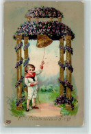 39599741 - Junge Im Matrosenanzug Laeutet Eine Glocke Die An Einem Glockenstuhl Mit Veilchen Umwunden Haengt Lithograph - New Year