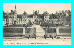 A875 / 313 77 - FONTAINEBLEAU Palais Cour Des Adieux - Fontainebleau