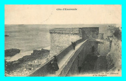 A881 / 021 35 - SAINT MALO Tour Bidouanne Et Les Remparts - Saint Malo