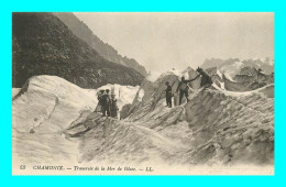 A898 / 089 74 - CHAMONIX Traversée De La Mer De Glace - Chamonix-Mont-Blanc