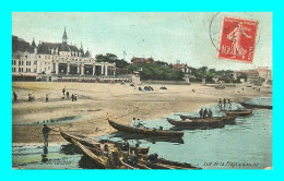 A899 / 063 33 - ARCACHON Vue De La Plage Et Casino - Arcachon