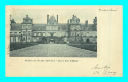 A900 / 061 77 - Palais De Fontainebleau Cour Des Adieux - Fontainebleau