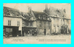 A903 / 345 02 - SOISSONS Grande Place Apres Le Bombardement - Guerre 1914 - Soissons