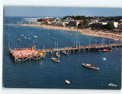 ARCACHON : Vue Générale Aérienne Sur La Promenade, La Plage Et Les Jetées - état - Arcachon