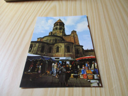 Brioude (43).Basilique St Julien - Place Du Marché - Carte Animée. - Brioude