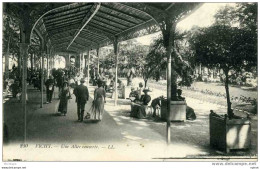 UNE ALLEE COUVERTE - Vichy