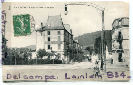 - 32 - MORTEAU - ( Doubs ), La Rue De La Gare, Lampadaire,restaurant,  Enfants, écrite, 1903, TBE Scans. - Autres & Non Classés