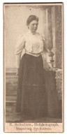 Fotografie R. Schultze, Lütjenburg, Portrait Bildschöne Junge Frau In Bluse Und Rock  - Anonymous Persons