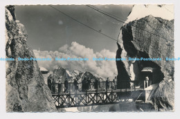 C022698 Les Plus Haut Teleferique Du Monde. A L Aiguille Du Midi La Passerelle D - Monde