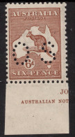 AUSTRALIA 1923-24  6d CHESTNUT KANGAROO (DIE IIB) "OS" STAMP PERF.12 3rd WMK  SG.O76 SELVEDGE . - Ongebruikt