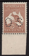 AUSTRALIA 1923-24  6d CHESTNUT KANGAROO (DIE IIB) "OS" STAMP PERF.12 3rd WMK  SG.O76 SELVEDGE . - Nuovi