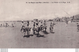 L10-44) LA BAULE SUR MER - LES PLAISIRS DE LA PLAGE - PROMENADE A DOS D ' ANES -  EN 1929 - ( 2 SCANS ) - La Baule-Escoublac