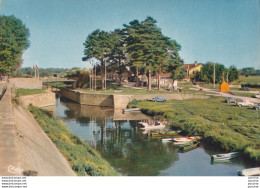 01) PONT De VAUX (AIN) - LE PORT - RESTAURANT GIRAUDON - SPECIALITES : GRENOUILLES - ESCARGOTS - FRITURE - ( 2 SCANS ) - Pont-de-Vaux